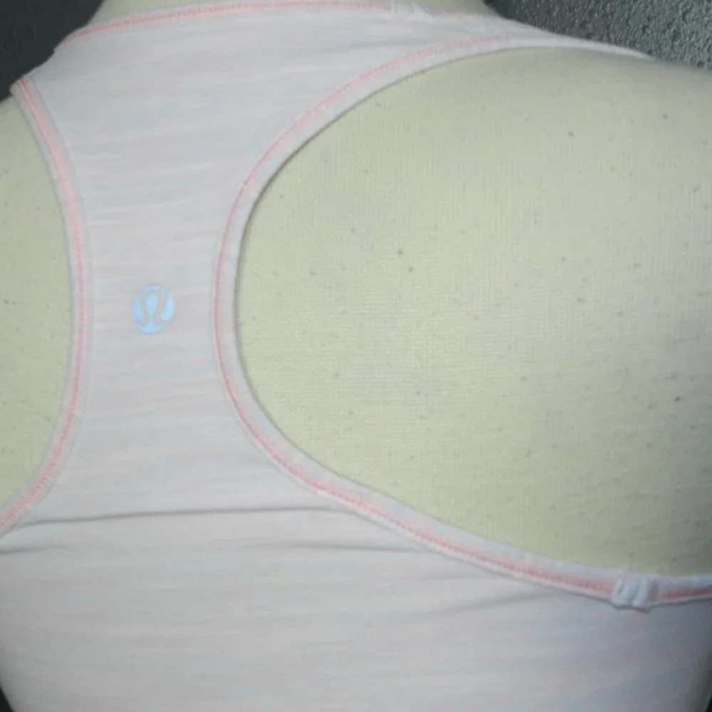 Lululemon Women Barely Pink Racerback Workout Tank Top Size 13 Inches Pit To Pit - Picture 7 of 7